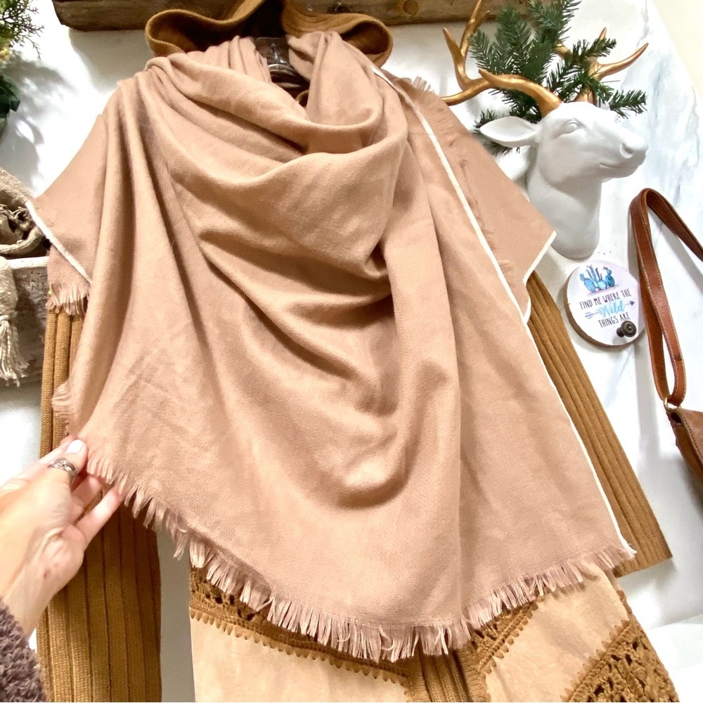 ZARA large blanket scarf/body wrap w cottage cabin vibe - Picture 3 of 13